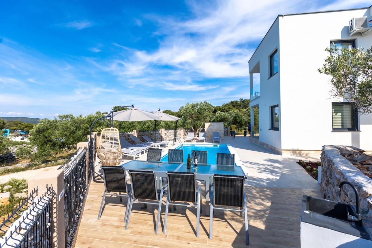 Luxury Apartments Mauro With Heated Pool Božava Exterior foto