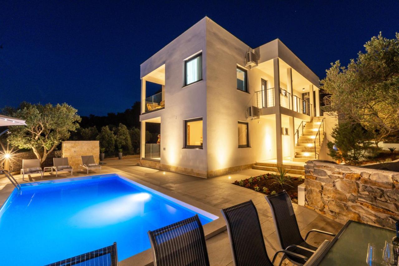 Luxury Apartments Mauro With Heated Pool Božava Exterior foto